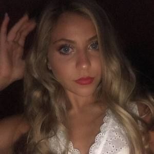 Meet your Posher, Elle